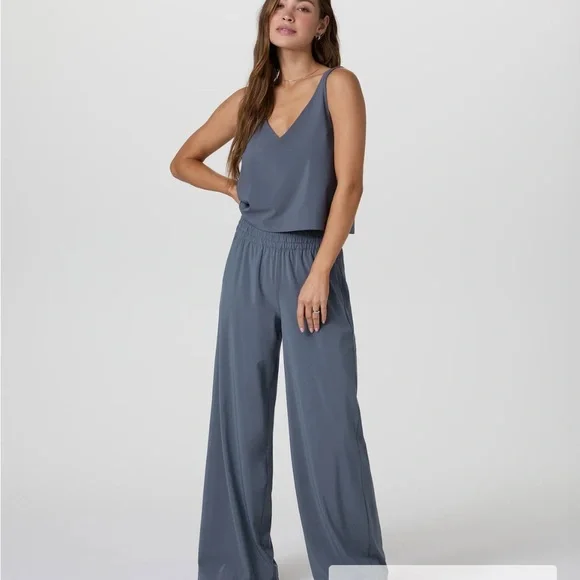 Vuori Villa Cropped Tank - Picture 3 of 6